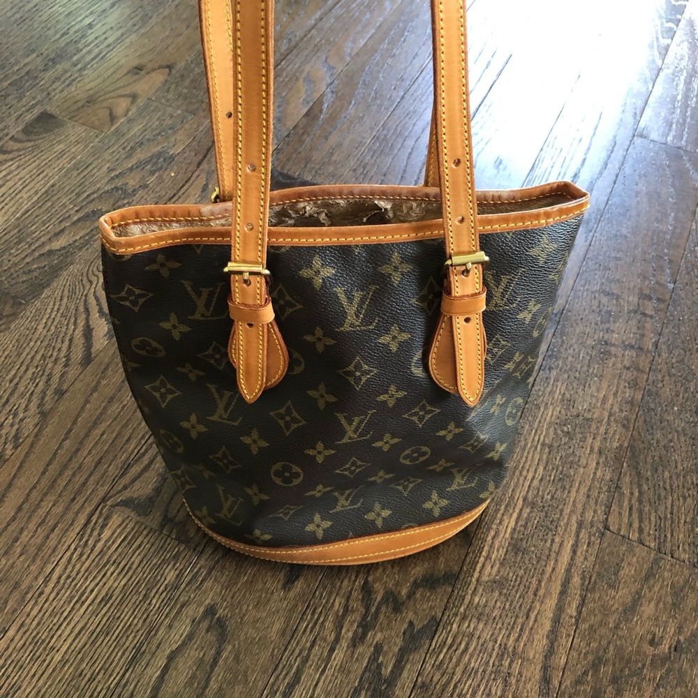 Louis Vuitton bucket pm